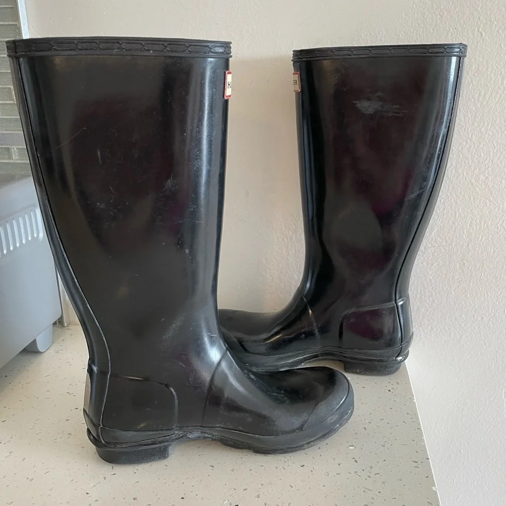Hunter girls black high rain boots size 5
